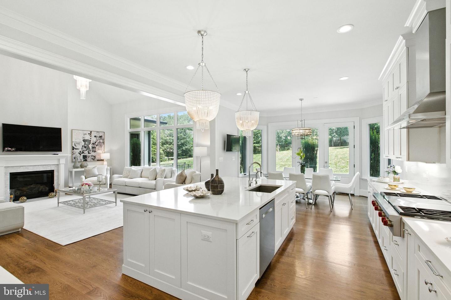 305 OLD COURTHOUSE RD NE, VIENNA, Virginia 22180, 8 Bedrooms Bedrooms, ,7 BathroomsBathrooms,Residential,For sale,305 OLD COURTHOUSE RD NE,VAFX2267542 MLS # VAFX2267542