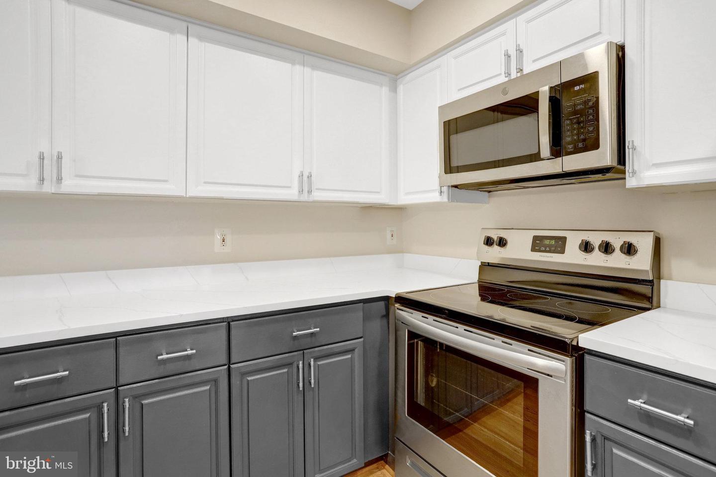 6525 TARTAN VISTA DR, ALEXANDRIA, Virginia 22312, 3 Bedrooms Bedrooms, ,3 BathroomsBathrooms,Residential,For sale,6525 TARTAN VISTA DR,VAFX2267820 MLS # VAFX2267820