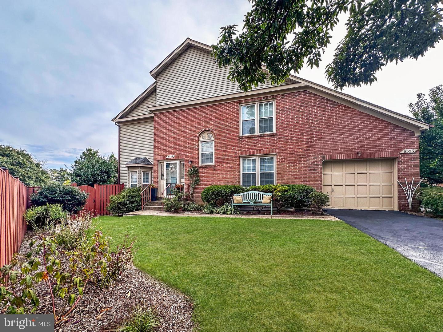6525 TARTAN VISTA DR, ALEXANDRIA, Virginia 22312, 3 Bedrooms Bedrooms, ,3 BathroomsBathrooms,Residential,For sale,6525 TARTAN VISTA DR,VAFX2267820 MLS # VAFX2267820