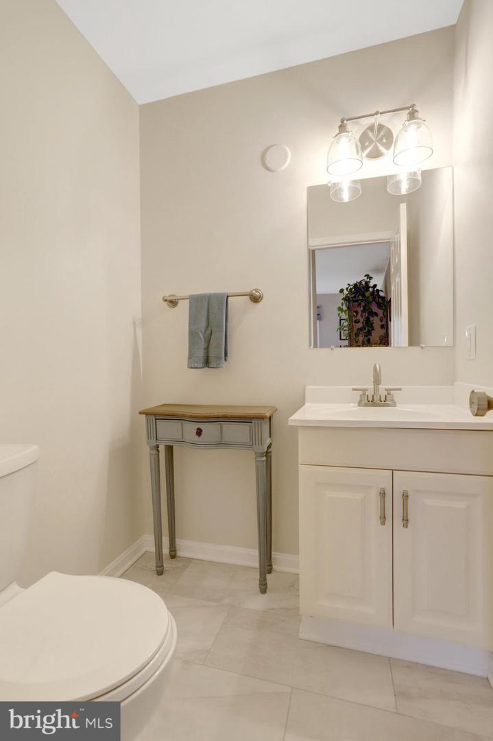 6525 TARTAN VISTA DR, ALEXANDRIA, Virginia 22312, 3 Bedrooms Bedrooms, ,3 BathroomsBathrooms,Residential,For sale,6525 TARTAN VISTA DR,VAFX2267820 MLS # VAFX2267820