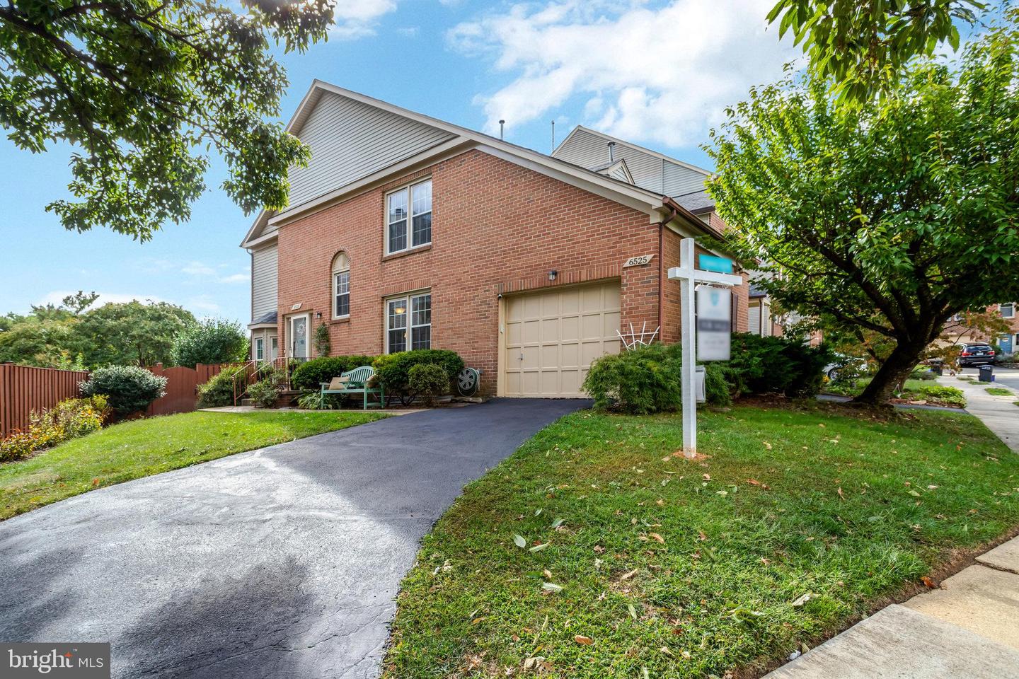 6525 TARTAN VISTA DR, ALEXANDRIA, Virginia 22312, 3 Bedrooms Bedrooms, ,3 BathroomsBathrooms,Residential,For sale,6525 TARTAN VISTA DR,VAFX2267820 MLS # VAFX2267820