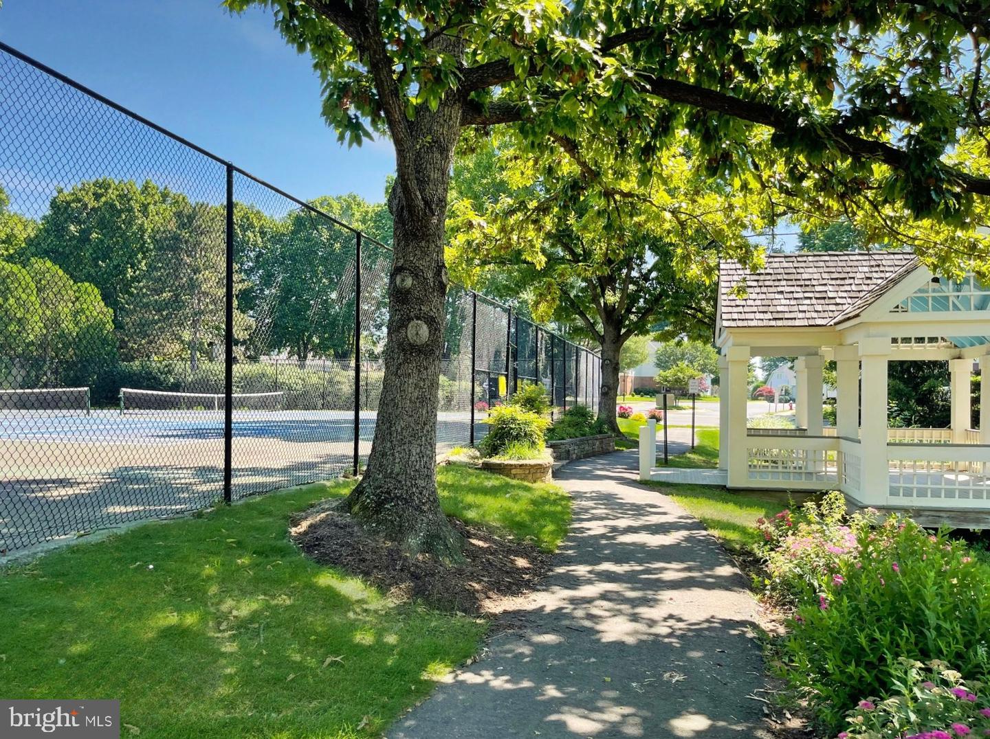 6525 TARTAN VISTA DR, ALEXANDRIA, Virginia 22312, 3 Bedrooms Bedrooms, ,3 BathroomsBathrooms,Residential,For sale,6525 TARTAN VISTA DR,VAFX2267820 MLS # VAFX2267820