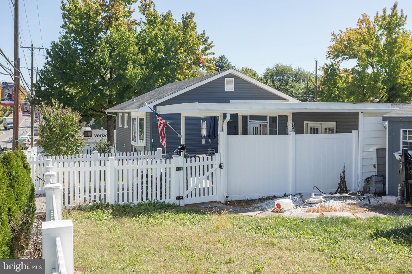 525 E CORK ST, WINCHESTER, Virginia 22601, 2 Bedrooms Bedrooms, ,1 BathroomBathrooms,Residential,For sale,525 E CORK ST,VAWI2009102 MLS # VAWI2009102