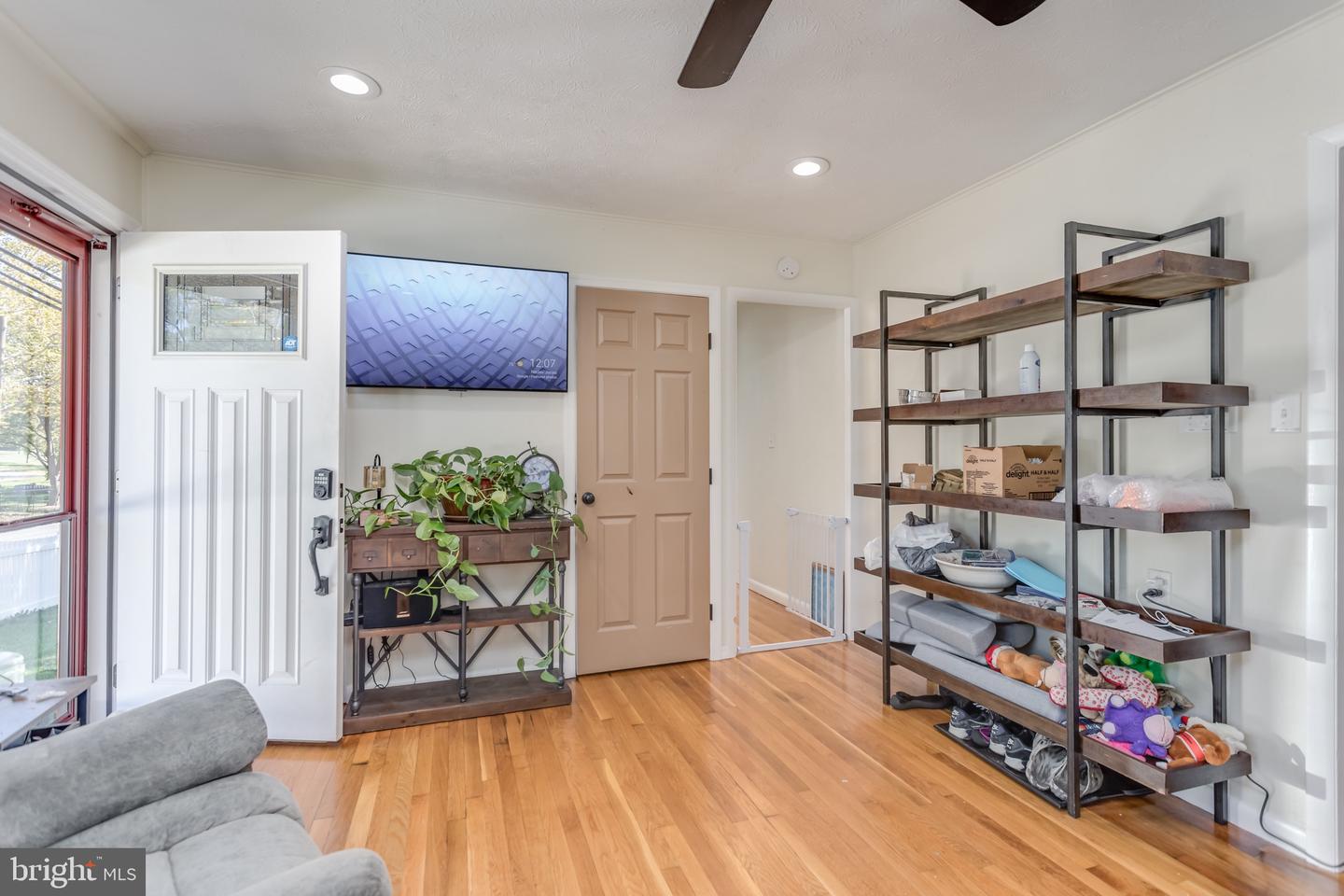 525 E CORK ST, WINCHESTER, Virginia 22601, 2 Bedrooms Bedrooms, ,1 BathroomBathrooms,Residential,For sale,525 E CORK ST,VAWI2009102 MLS # VAWI2009102