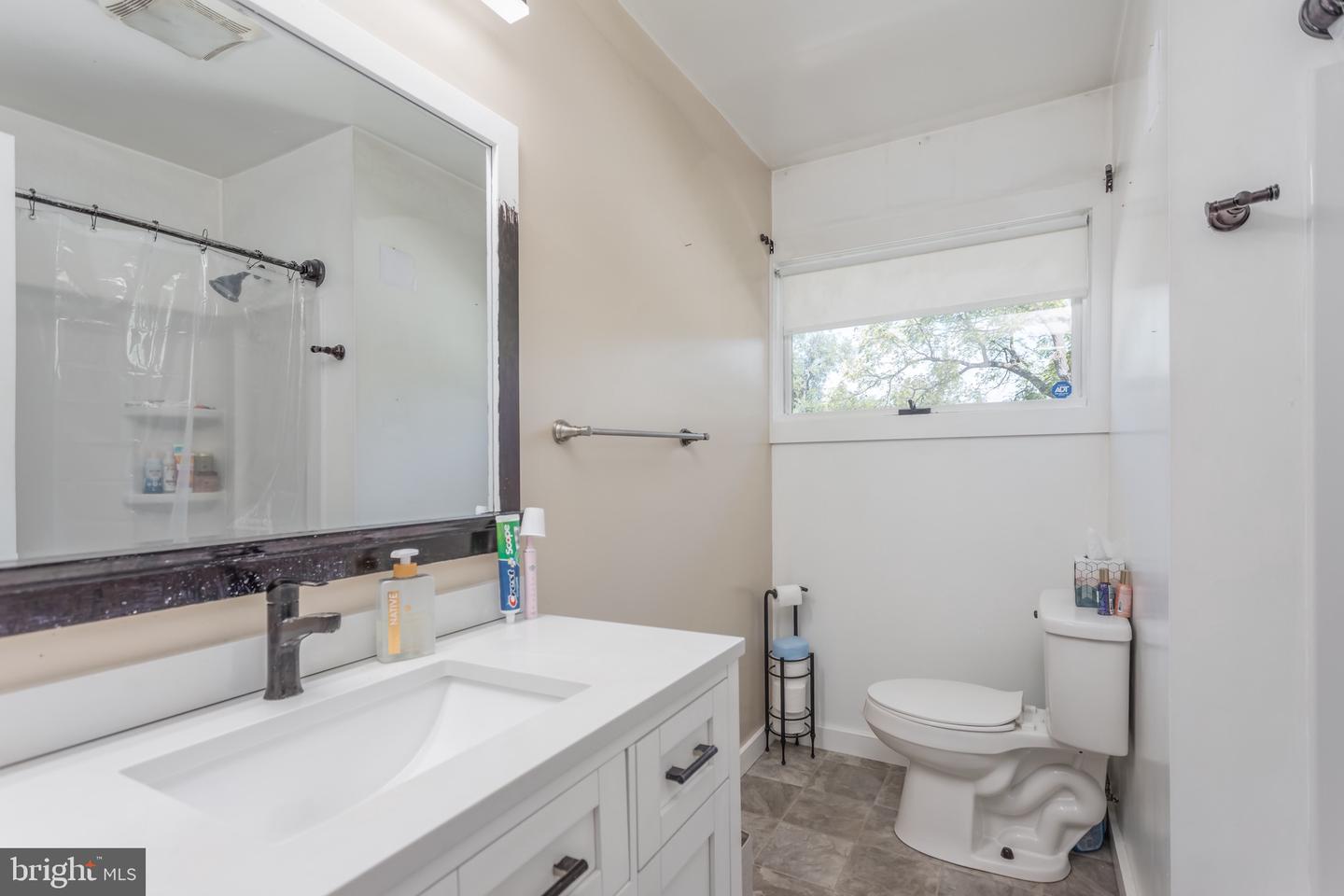 525 E CORK ST, WINCHESTER, Virginia 22601, 2 Bedrooms Bedrooms, ,1 BathroomBathrooms,Residential,For sale,525 E CORK ST,VAWI2009102 MLS # VAWI2009102