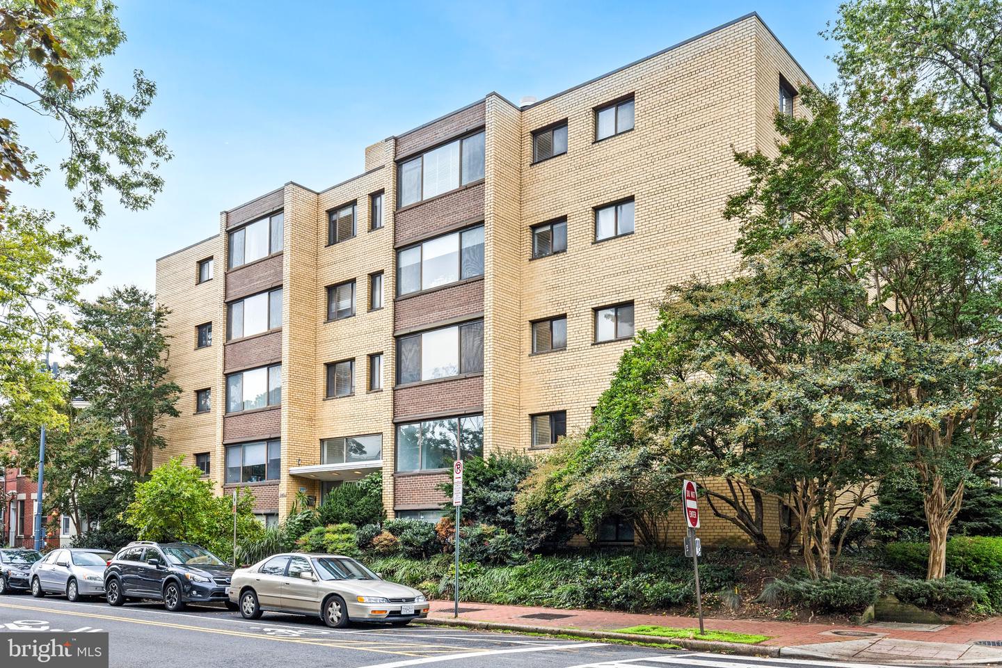 305 C ST NE #410, WASHINGTON, District Of Columbia 20002, 1 Bedroom Bedrooms, 4 Rooms Rooms,1 BathroomBathrooms,Residential,For sale,305 C ST NE #410,DCDC2223224 MLS # DCDC2223224