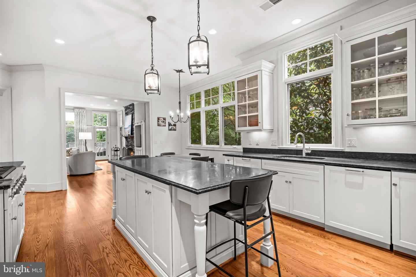 4801 29TH ST N, ARLINGTON, Virginia 22207, 5 Bedrooms Bedrooms, ,4 BathroomsBathrooms,Residential,For sale,4801 29TH ST N,VAAR2064038 MLS # VAAR2064038