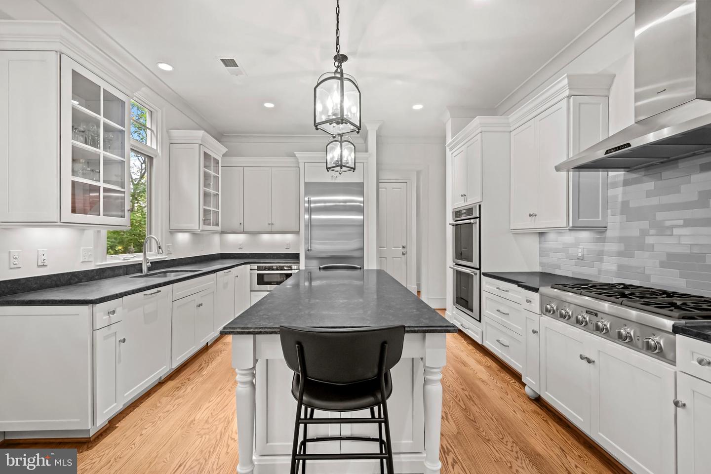 4801 29TH ST N, ARLINGTON, Virginia 22207, 5 Bedrooms Bedrooms, ,4 BathroomsBathrooms,Residential,For sale,4801 29TH ST N,VAAR2064038 MLS # VAAR2064038