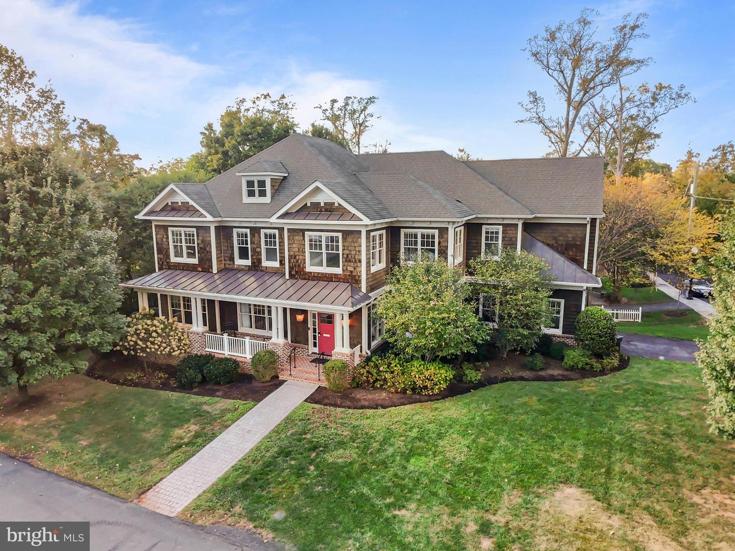4801 29TH ST N, ARLINGTON, Virginia 22207, 5 Bedrooms Bedrooms, ,4 BathroomsBathrooms,Residential,For sale,4801 29TH ST N,VAAR2064038 MLS # VAAR2064038