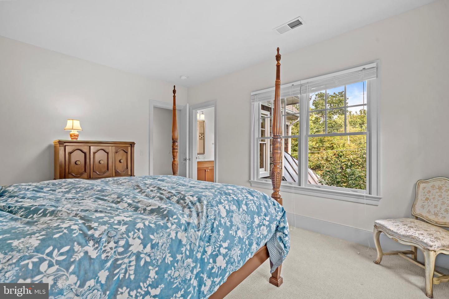 4801 29TH ST N, ARLINGTON, Virginia 22207, 5 Bedrooms Bedrooms, ,4 BathroomsBathrooms,Residential,For sale,4801 29TH ST N,VAAR2064038 MLS # VAAR2064038
