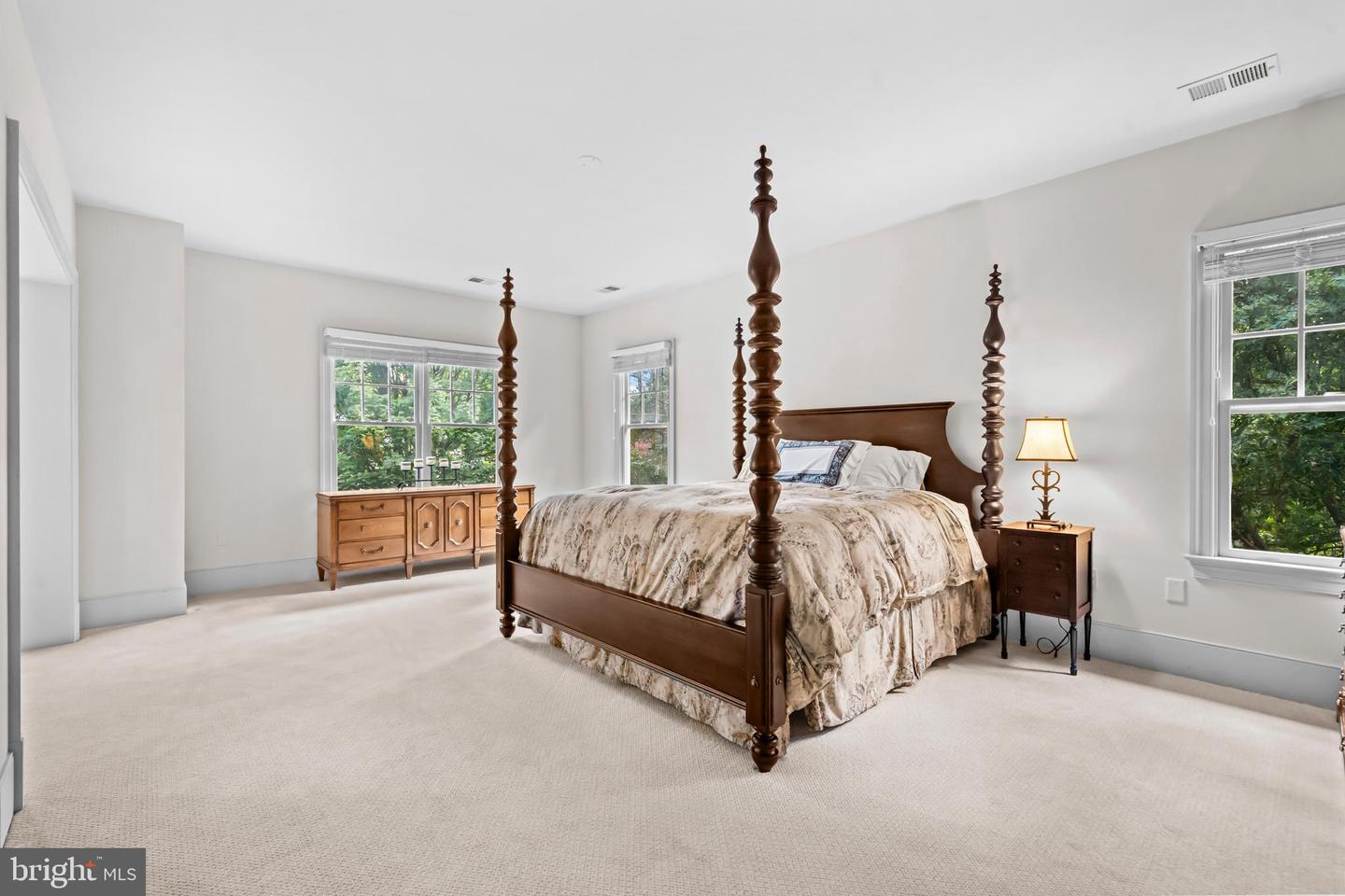 4801 29TH ST N, ARLINGTON, Virginia 22207, 5 Bedrooms Bedrooms, ,4 BathroomsBathrooms,Residential,For sale,4801 29TH ST N,VAAR2064038 MLS # VAAR2064038