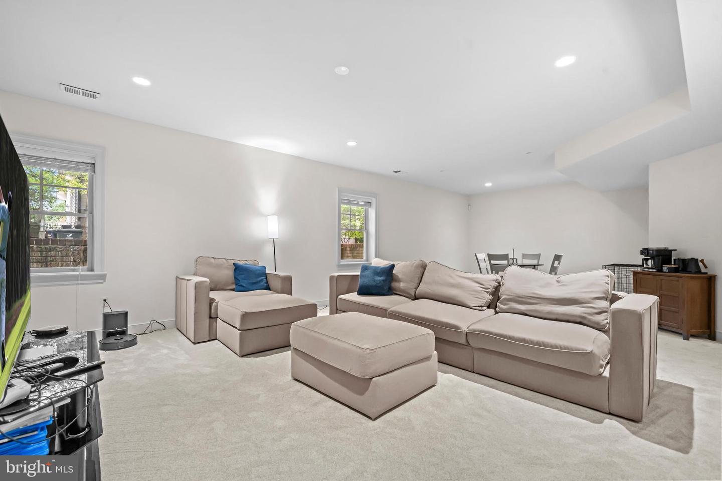 4801 29TH ST N, ARLINGTON, Virginia 22207, 5 Bedrooms Bedrooms, ,4 BathroomsBathrooms,Residential,For sale,4801 29TH ST N,VAAR2064038 MLS # VAAR2064038