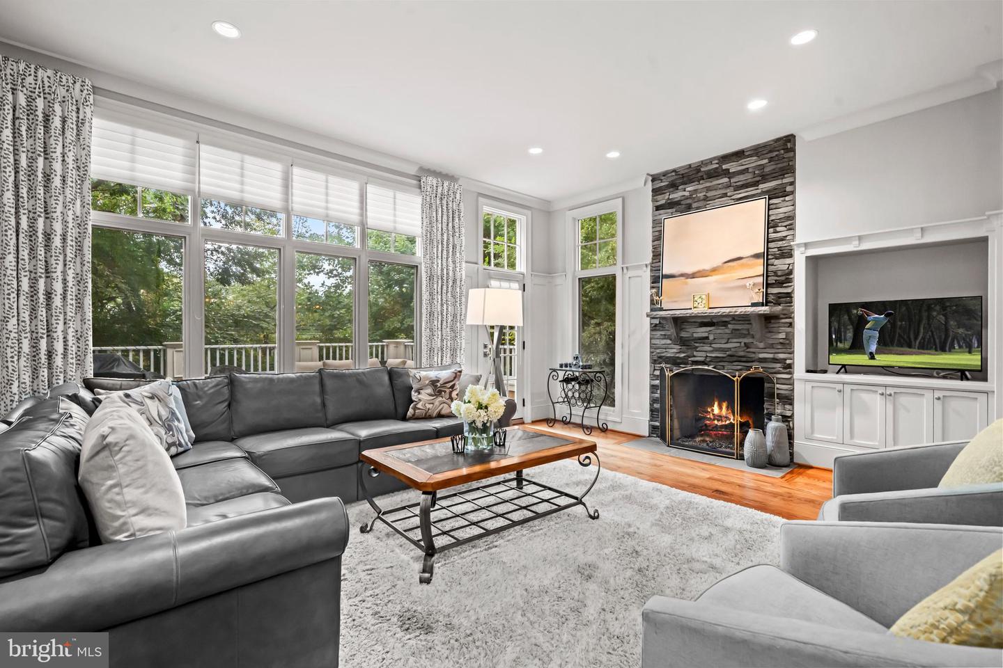 4801 29TH ST N, ARLINGTON, Virginia 22207, 5 Bedrooms Bedrooms, ,4 BathroomsBathrooms,Residential,For sale,4801 29TH ST N,VAAR2064038 MLS # VAAR2064038