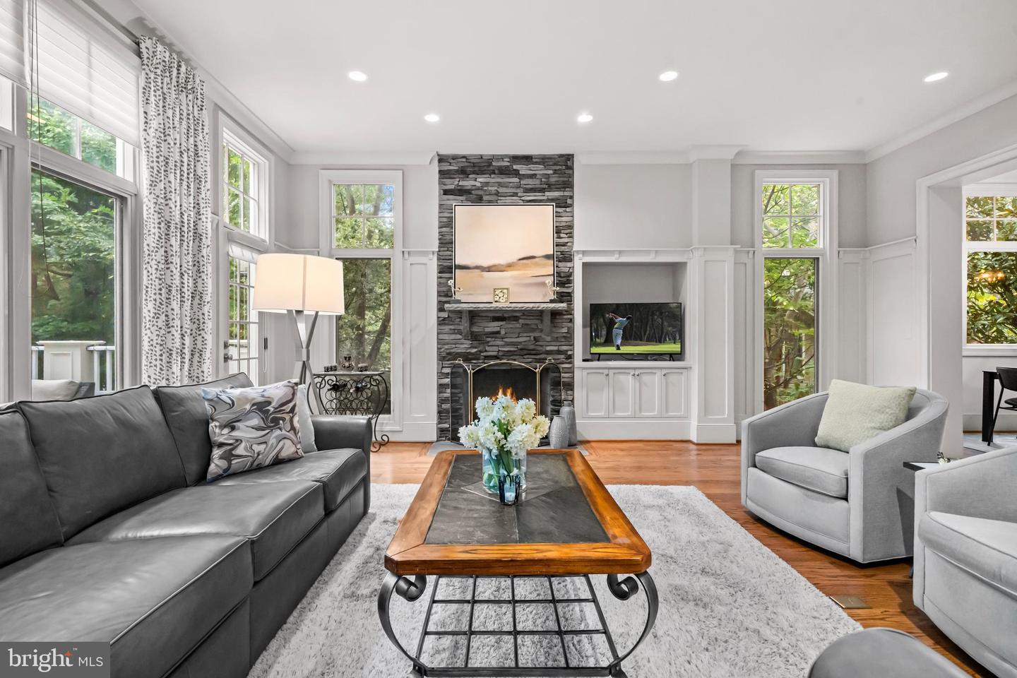 4801 29TH ST N, ARLINGTON, Virginia 22207, 5 Bedrooms Bedrooms, ,4 BathroomsBathrooms,Residential,For sale,4801 29TH ST N,VAAR2064038 MLS # VAAR2064038