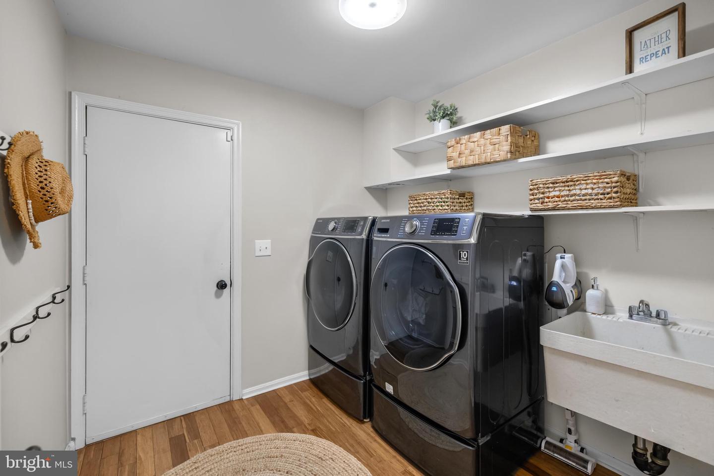 4193 WATERWAY DR, DUMFRIES, Virginia 22025, 4 Bedrooms Bedrooms, ,3 BathroomsBathrooms,Residential,For sale,4193 WATERWAY DR,VAPW2104556 MLS # VAPW2104556