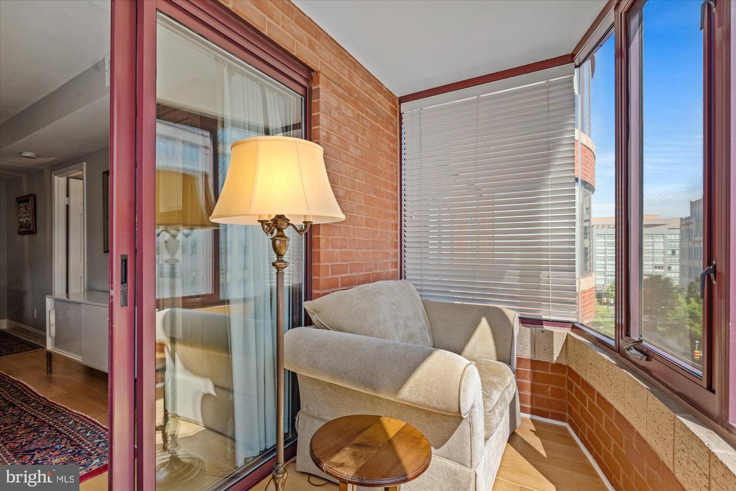 2400 CLARENDON BLVD #606, ARLINGTON, Virginia 22201, 2 Bedrooms Bedrooms, ,2 BathroomsBathrooms,Residential,For sale,2400 CLARENDON BLVD #606,VAAR2064074 MLS # VAAR2064074