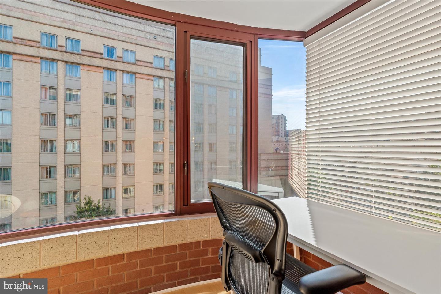 2400 CLARENDON BLVD #606, ARLINGTON, Virginia 22201, 2 Bedrooms Bedrooms, ,2 BathroomsBathrooms,Residential,For sale,2400 CLARENDON BLVD #606,VAAR2064074 MLS # VAAR2064074