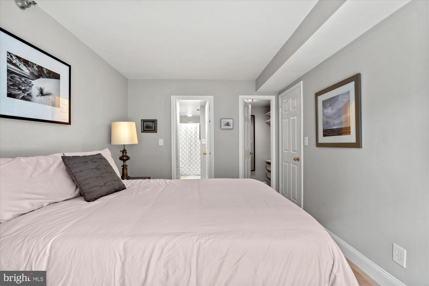2400 CLARENDON BLVD #606, ARLINGTON, Virginia 22201, 2 Bedrooms Bedrooms, ,2 BathroomsBathrooms,Residential,For sale,2400 CLARENDON BLVD #606,VAAR2064074 MLS # VAAR2064074