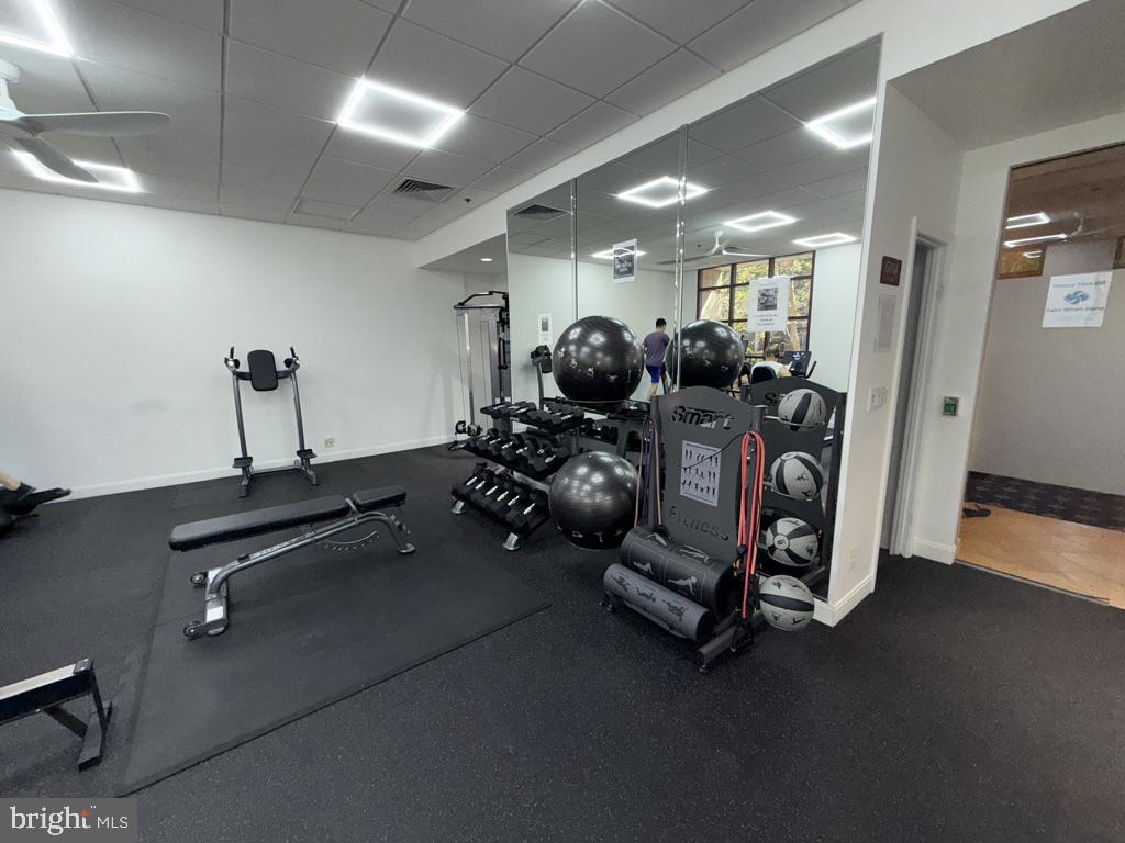 2400 CLARENDON BLVD #606, ARLINGTON, Virginia 22201, 2 Bedrooms Bedrooms, ,2 BathroomsBathrooms,Residential,For sale,2400 CLARENDON BLVD #606,VAAR2064074 MLS # VAAR2064074