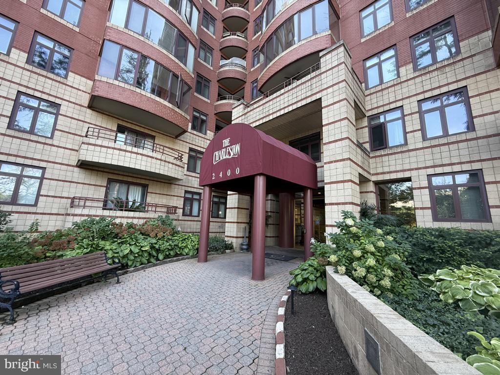 2400 CLARENDON BLVD #606, ARLINGTON, Virginia 22201, 2 Bedrooms Bedrooms, ,2 BathroomsBathrooms,Residential,For sale,2400 CLARENDON BLVD #606,VAAR2064074 MLS # VAAR2064074
