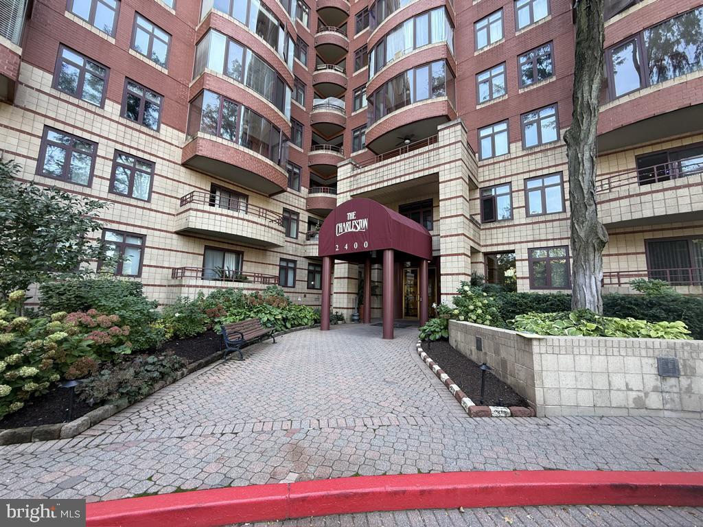 2400 CLARENDON BLVD #606, ARLINGTON, Virginia 22201, 2 Bedrooms Bedrooms, ,2 BathroomsBathrooms,Residential,For sale,2400 CLARENDON BLVD #606,VAAR2064074 MLS # VAAR2064074