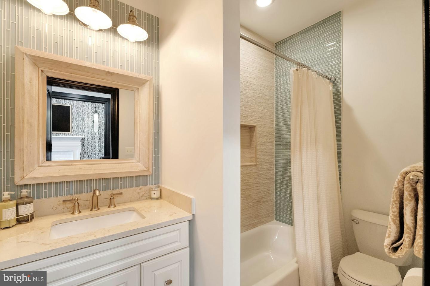 18267 GLEN OAK WAY, LEESBURG, Virginia 20176, 7 Bedrooms Bedrooms, ,6 BathroomsBathrooms,Residential,For sale,18267 GLEN OAK WAY,VALO2107472 MLS # VALO2107472