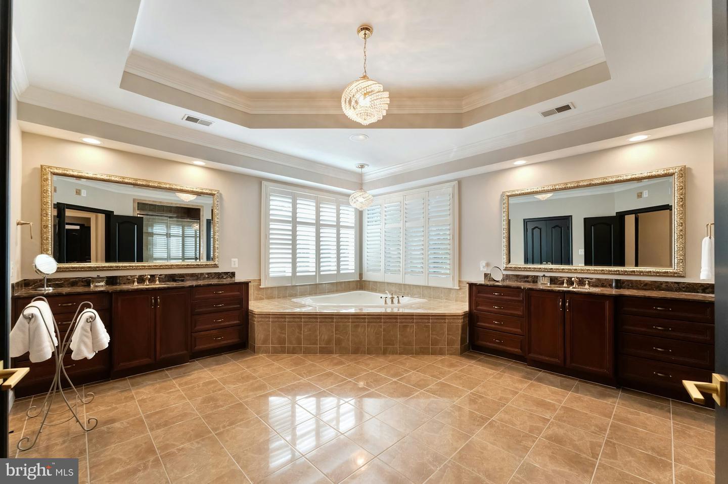 18267 GLEN OAK WAY, LEESBURG, Virginia 20176, 7 Bedrooms Bedrooms, ,6 BathroomsBathrooms,Residential,For sale,18267 GLEN OAK WAY,VALO2107472 MLS # VALO2107472