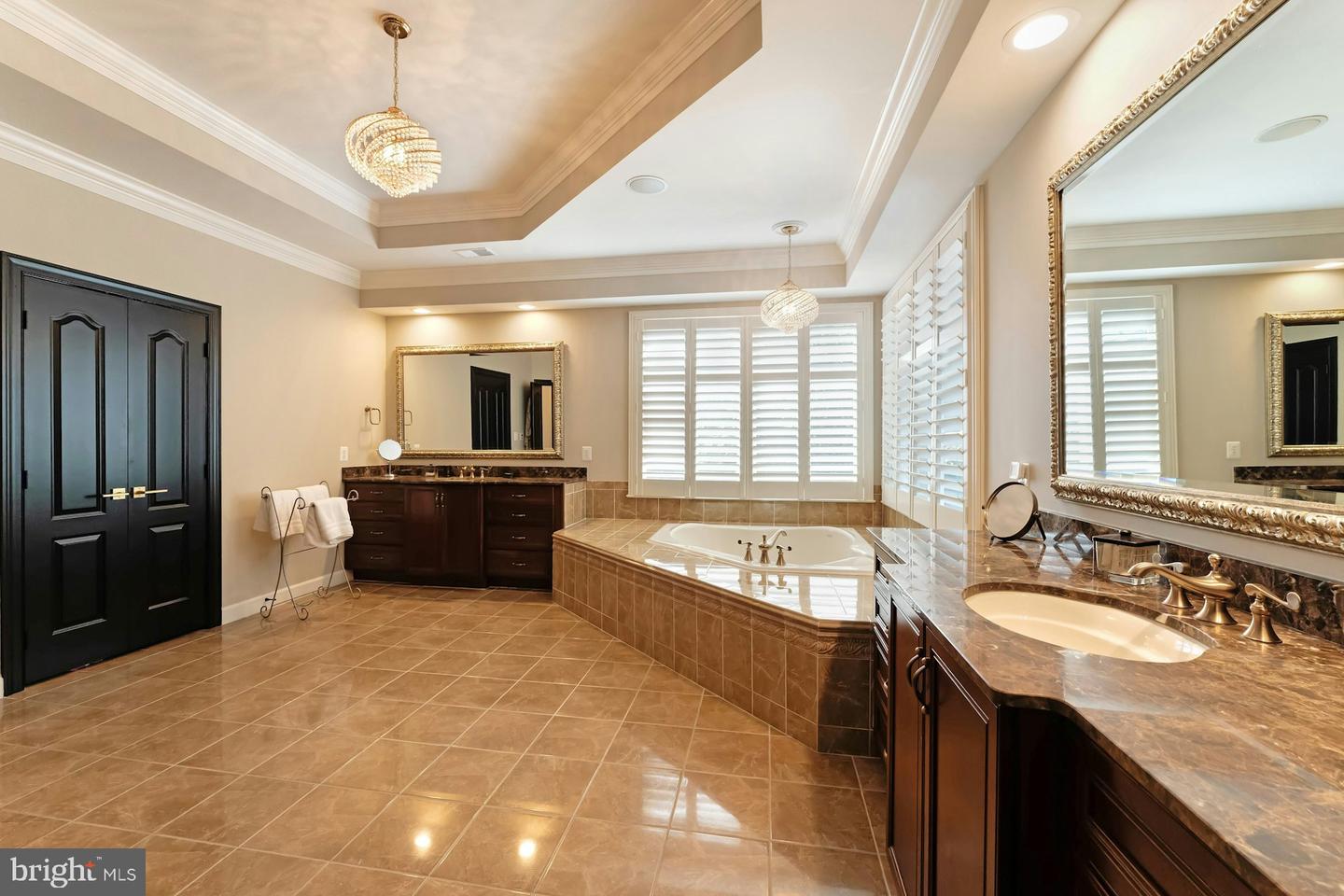 18267 GLEN OAK WAY, LEESBURG, Virginia 20176, 7 Bedrooms Bedrooms, ,6 BathroomsBathrooms,Residential,For sale,18267 GLEN OAK WAY,VALO2107472 MLS # VALO2107472