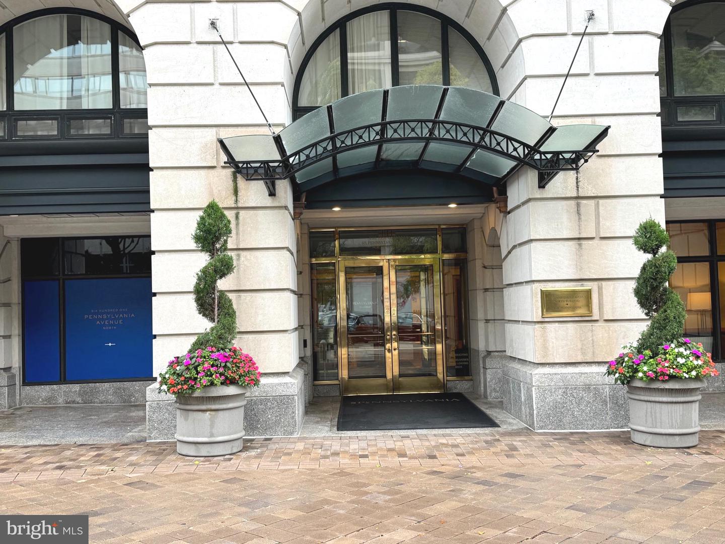 601 PENNSYLVANIA AVE NW #1004, WASHINGTON, District Of Columbia 20004, 1 Bedroom Bedrooms, 6 Rooms Rooms,1 BathroomBathrooms,Residential,For sale,601 PENNSYLVANIA AVE NW #1004,DCDC2223838 MLS # DCDC2223838