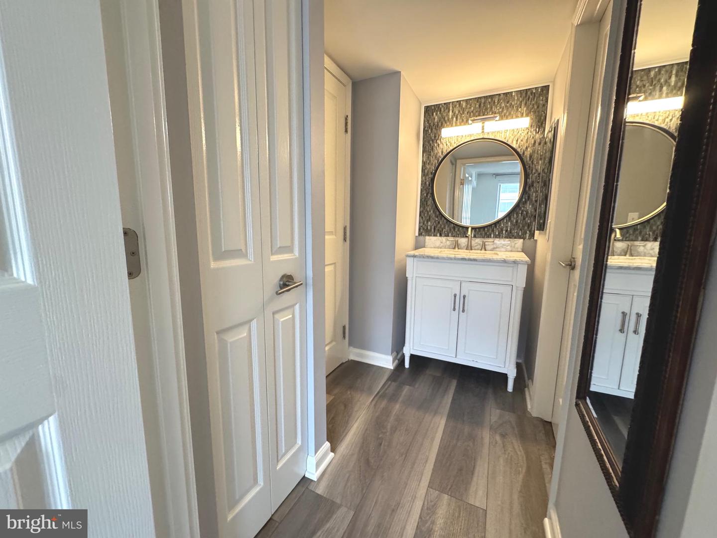 601 PENNSYLVANIA AVE NW #1004, WASHINGTON, District Of Columbia 20004, 1 Bedroom Bedrooms, 6 Rooms Rooms,1 BathroomBathrooms,Residential,For sale,601 PENNSYLVANIA AVE NW #1004,DCDC2223838 MLS # DCDC2223838