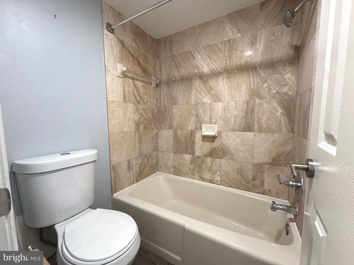 601 PENNSYLVANIA AVE NW #1004, WASHINGTON, District Of Columbia 20004, 1 Bedroom Bedrooms, 6 Rooms Rooms,1 BathroomBathrooms,Residential,For sale,601 PENNSYLVANIA AVE NW #1004,DCDC2223838 MLS # DCDC2223838