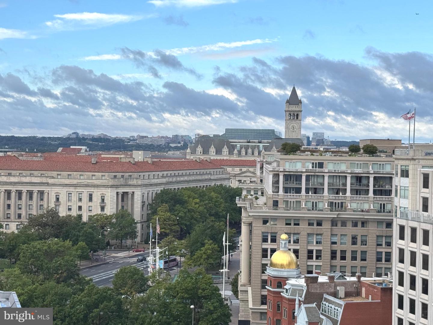 601 PENNSYLVANIA AVE NW #1004, WASHINGTON, District Of Columbia 20004, 1 Bedroom Bedrooms, 6 Rooms Rooms,1 BathroomBathrooms,Residential,For sale,601 PENNSYLVANIA AVE NW #1004,DCDC2223838 MLS # DCDC2223838