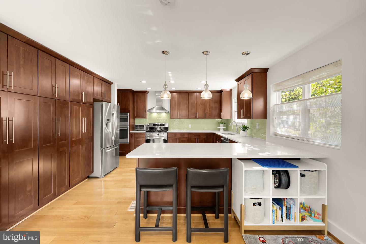 1410 N JOHNSON ST, ARLINGTON, Virginia 22201, 4 Bedrooms Bedrooms, ,3 BathroomsBathrooms,Residential,For sale,1410 N JOHNSON ST,VAAR2064132 MLS # VAAR2064132