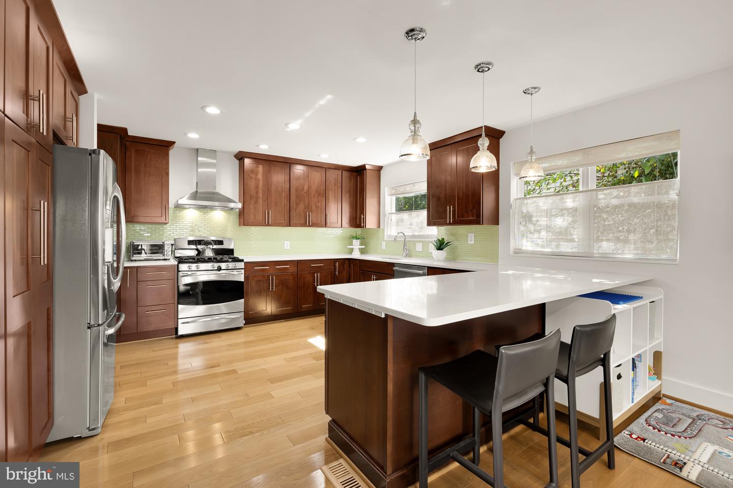 1410 N JOHNSON ST, ARLINGTON, Virginia 22201, 4 Bedrooms Bedrooms, ,3 BathroomsBathrooms,Residential,For sale,1410 N JOHNSON ST,VAAR2064132 MLS # VAAR2064132