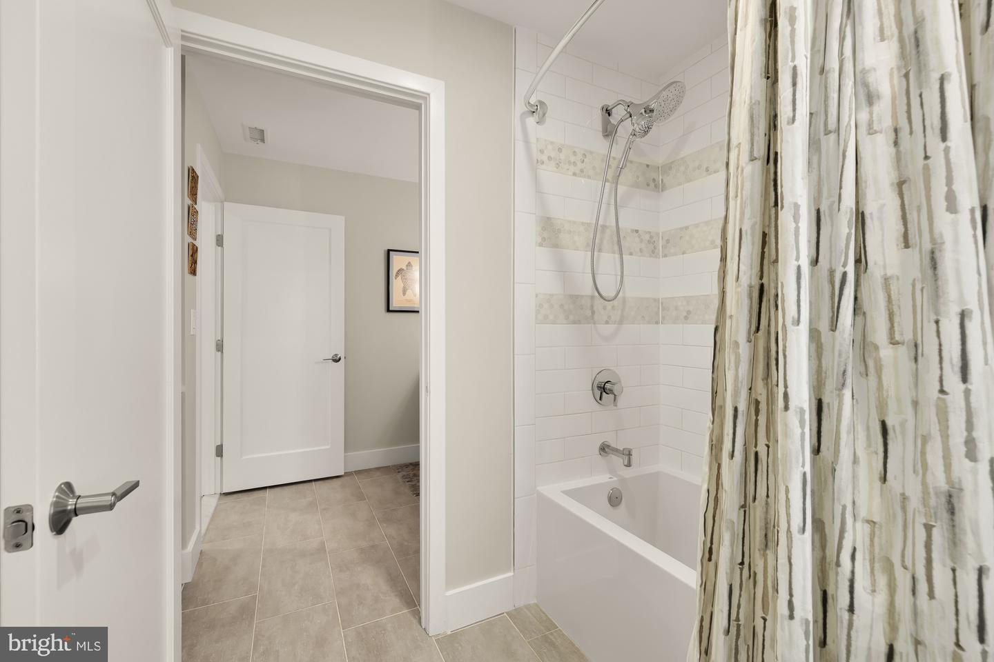 1410 N JOHNSON ST, ARLINGTON, Virginia 22201, 4 Bedrooms Bedrooms, ,3 BathroomsBathrooms,Residential,For sale,1410 N JOHNSON ST,VAAR2064132 MLS # VAAR2064132