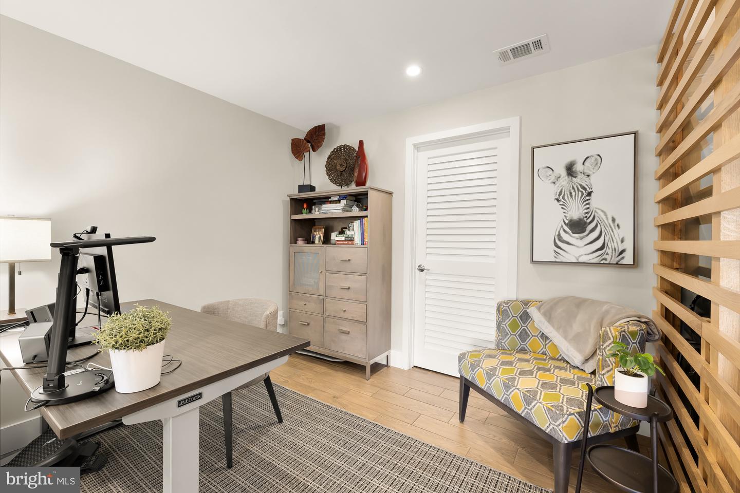 1410 N JOHNSON ST, ARLINGTON, Virginia 22201, 4 Bedrooms Bedrooms, ,3 BathroomsBathrooms,Residential,For sale,1410 N JOHNSON ST,VAAR2064132 MLS # VAAR2064132