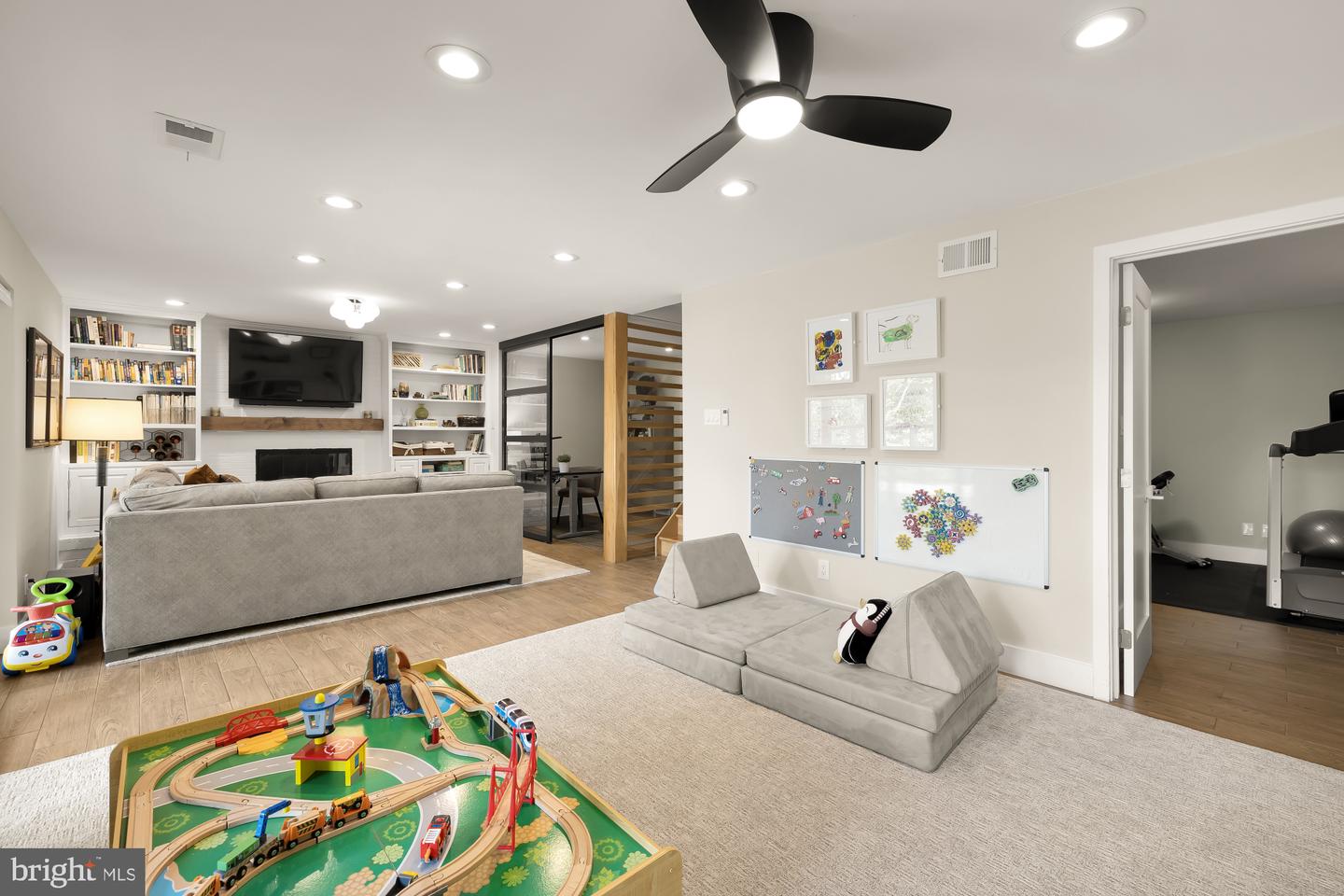1410 N JOHNSON ST, ARLINGTON, Virginia 22201, 4 Bedrooms Bedrooms, ,3 BathroomsBathrooms,Residential,For sale,1410 N JOHNSON ST,VAAR2064132 MLS # VAAR2064132