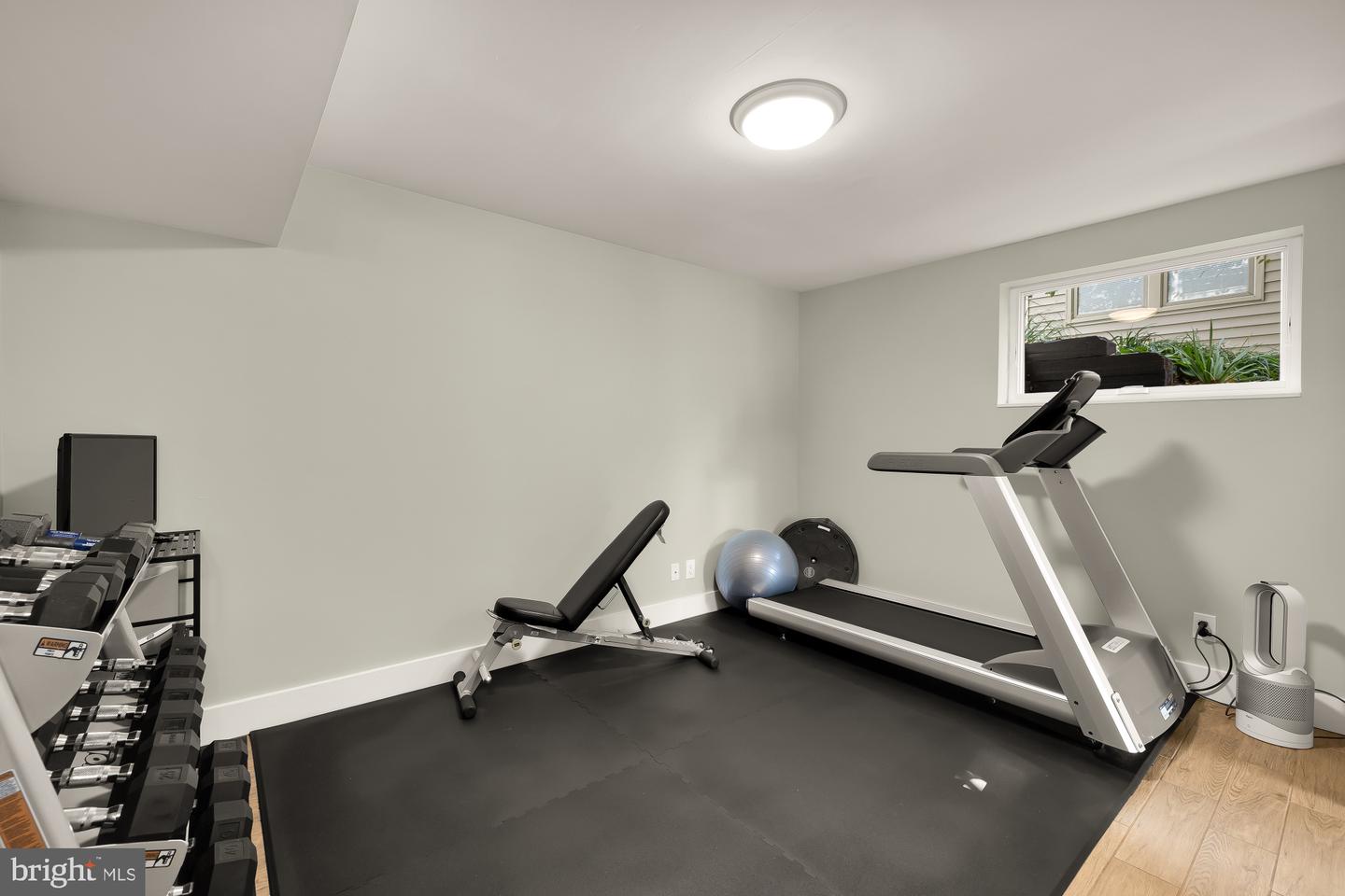 1410 N JOHNSON ST, ARLINGTON, Virginia 22201, 4 Bedrooms Bedrooms, ,3 BathroomsBathrooms,Residential,For sale,1410 N JOHNSON ST,VAAR2064132 MLS # VAAR2064132