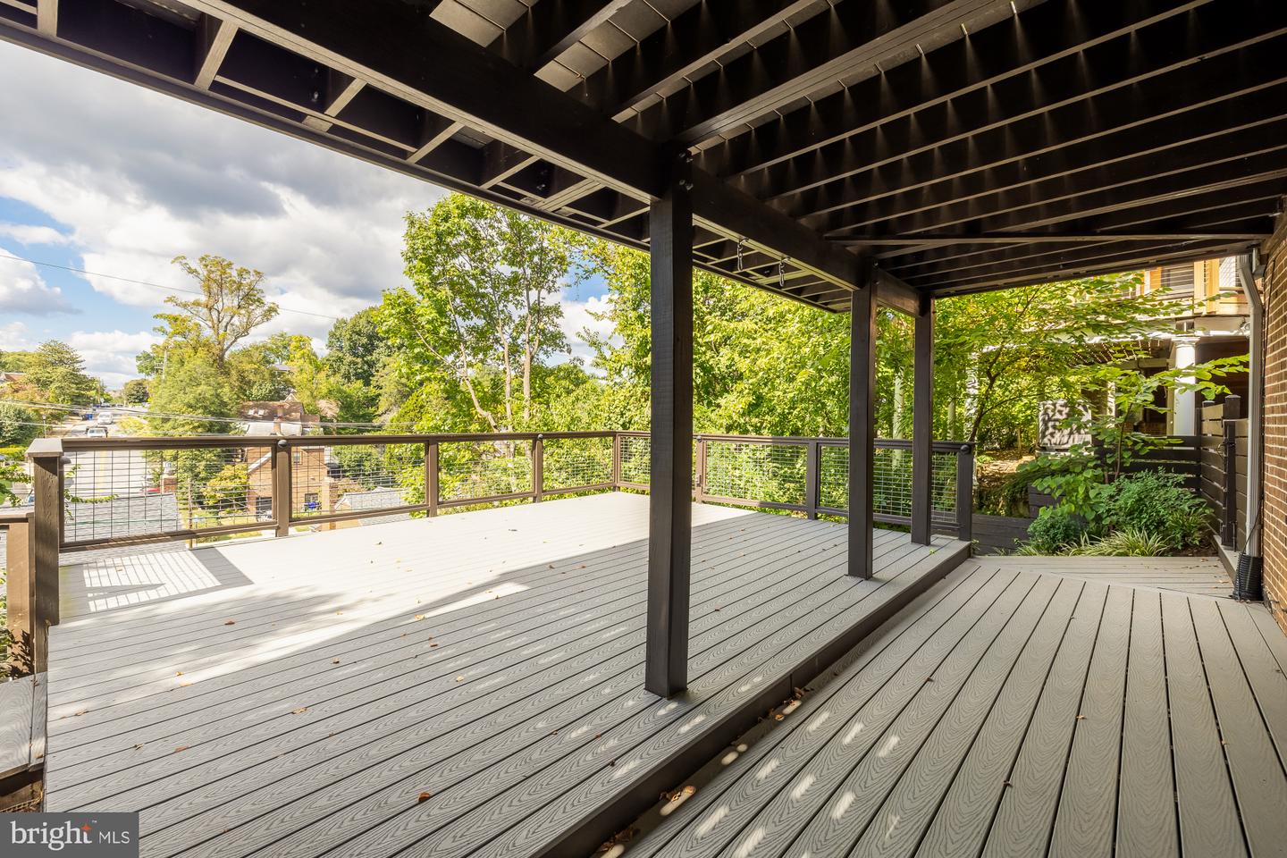1410 N JOHNSON ST, ARLINGTON, Virginia 22201, 4 Bedrooms Bedrooms, ,3 BathroomsBathrooms,Residential,For sale,1410 N JOHNSON ST,VAAR2064132 MLS # VAAR2064132
