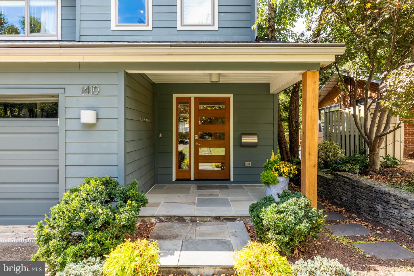 1410 N JOHNSON ST, ARLINGTON, Virginia 22201, 4 Bedrooms Bedrooms, ,3 BathroomsBathrooms,Residential,For sale,1410 N JOHNSON ST,VAAR2064132 MLS # VAAR2064132