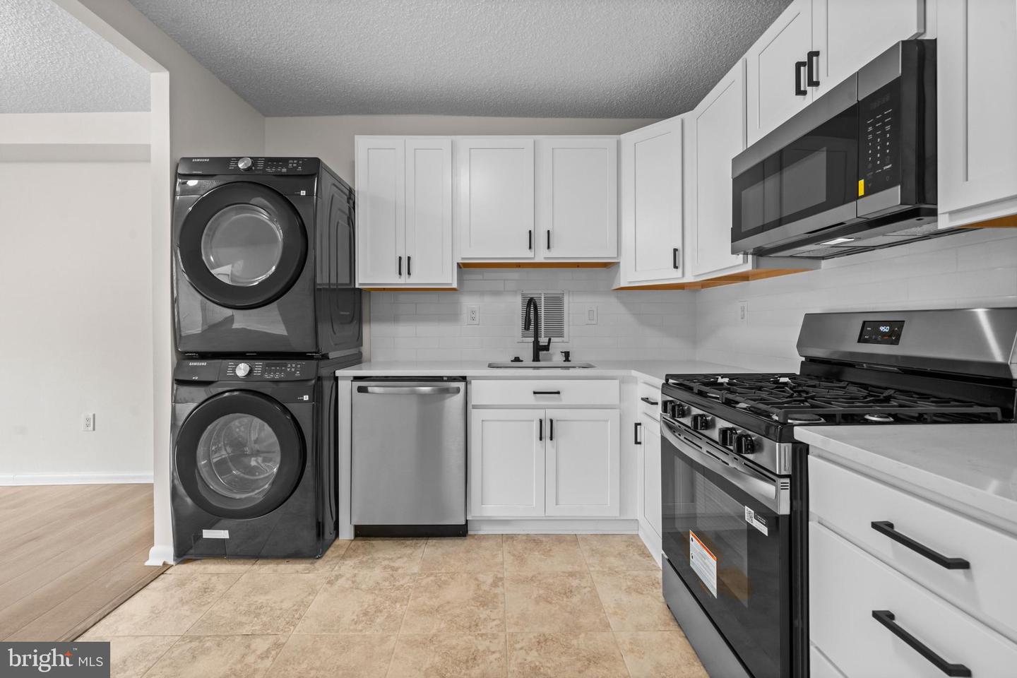 3701 S GEORGE MASON DR #2001N, FALLS CHURCH, Virginia 22041, 1 Bedroom Bedrooms, ,1 BathroomBathrooms,Residential,For sale,3701 S GEORGE MASON DR #2001N,VAFX2269052 MLS # VAFX2269052