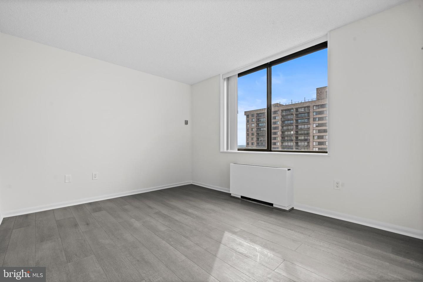 3701 S GEORGE MASON DR #2001N, FALLS CHURCH, Virginia 22041, 1 Bedroom Bedrooms, ,1 BathroomBathrooms,Residential,For sale,3701 S GEORGE MASON DR #2001N,VAFX2269052 MLS # VAFX2269052