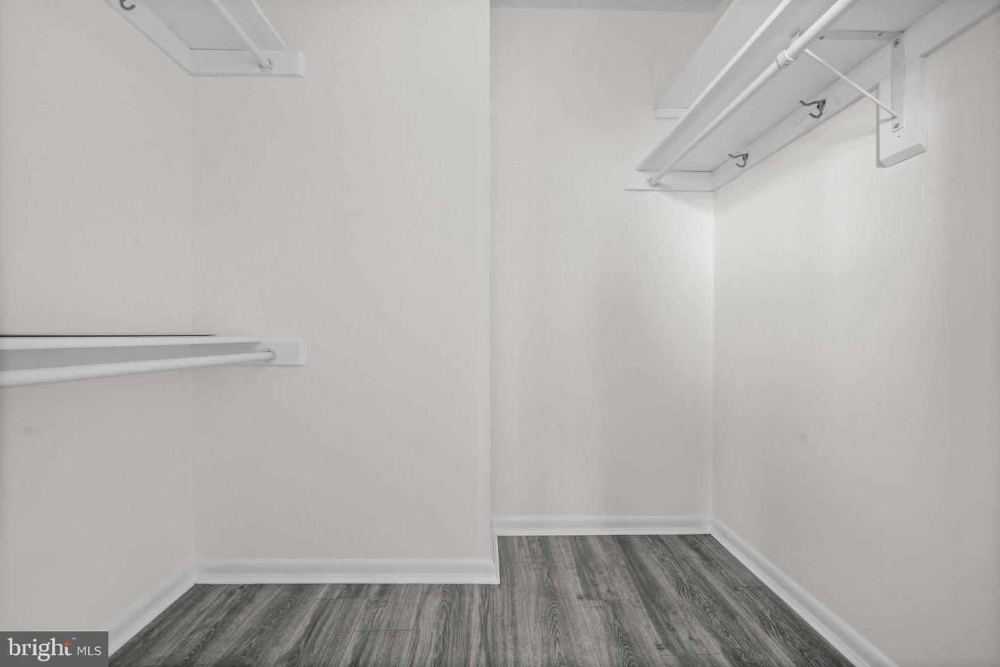 3701 S GEORGE MASON DR #2001N, FALLS CHURCH, Virginia 22041, 1 Bedroom Bedrooms, ,1 BathroomBathrooms,Residential,For sale,3701 S GEORGE MASON DR #2001N,VAFX2269052 MLS # VAFX2269052