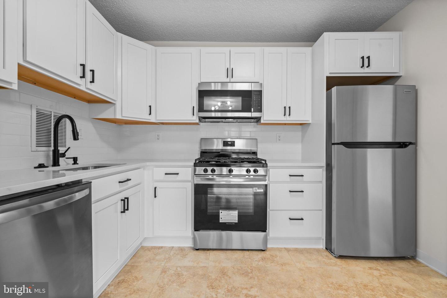 3701 S GEORGE MASON DR #2001N, FALLS CHURCH, Virginia 22041, 1 Bedroom Bedrooms, ,1 BathroomBathrooms,Residential,For sale,3701 S GEORGE MASON DR #2001N,VAFX2269052 MLS # VAFX2269052