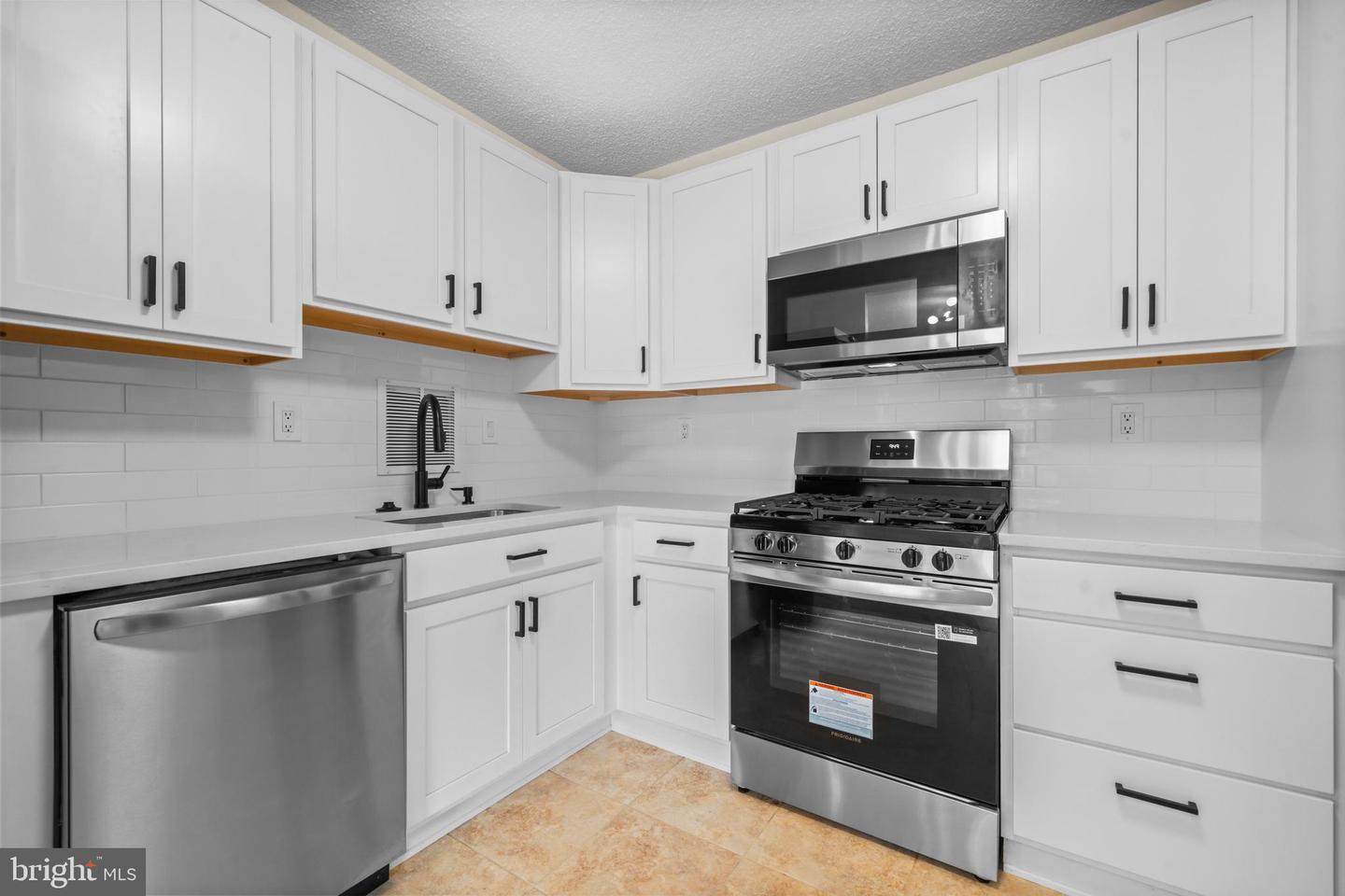 3701 S GEORGE MASON DR #2001N, FALLS CHURCH, Virginia 22041, 1 Bedroom Bedrooms, ,1 BathroomBathrooms,Residential,For sale,3701 S GEORGE MASON DR #2001N,VAFX2269052 MLS # VAFX2269052