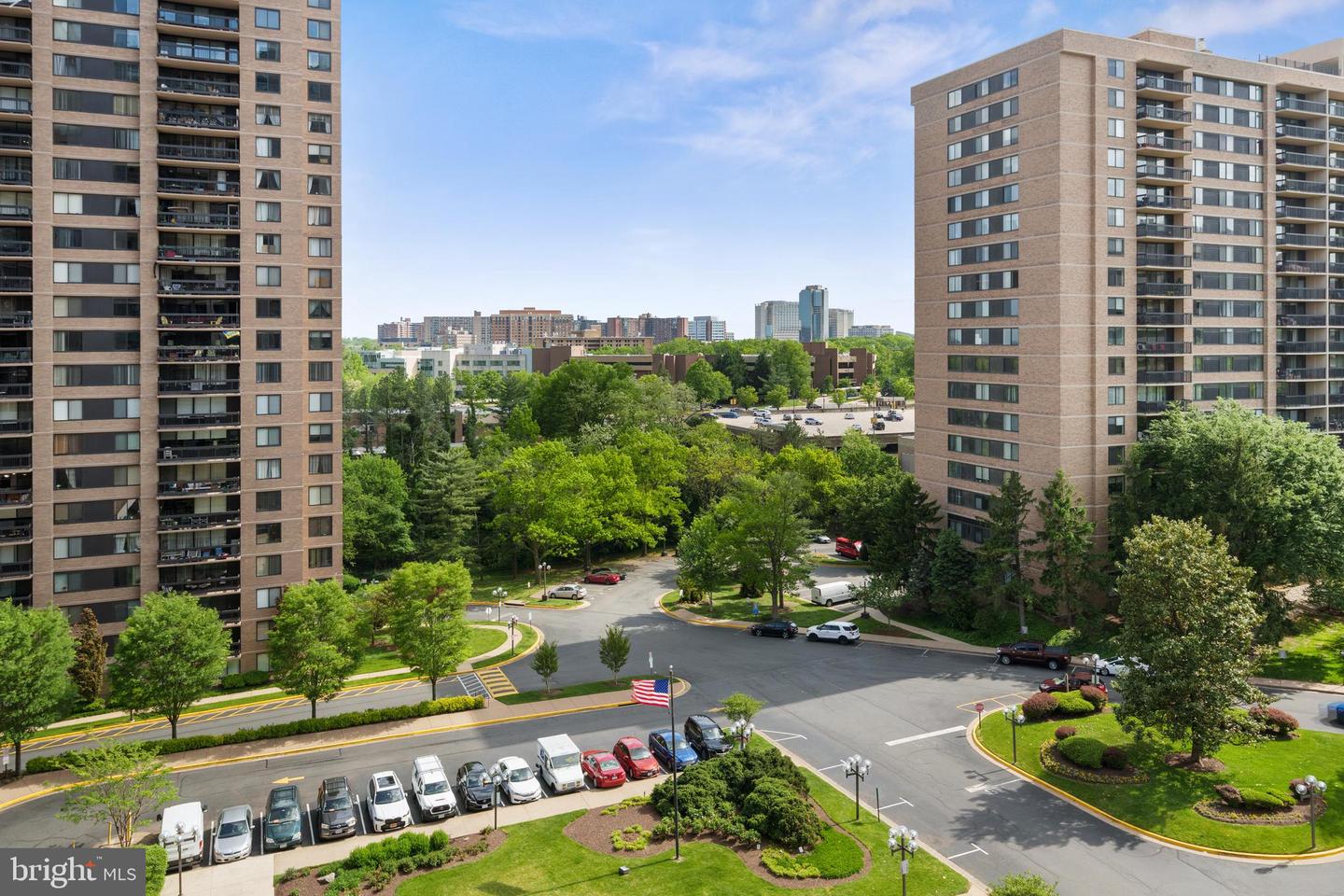 3701 S GEORGE MASON DR #2001N, FALLS CHURCH, Virginia 22041, 1 Bedroom Bedrooms, ,1 BathroomBathrooms,Residential,For sale,3701 S GEORGE MASON DR #2001N,VAFX2269052 MLS # VAFX2269052