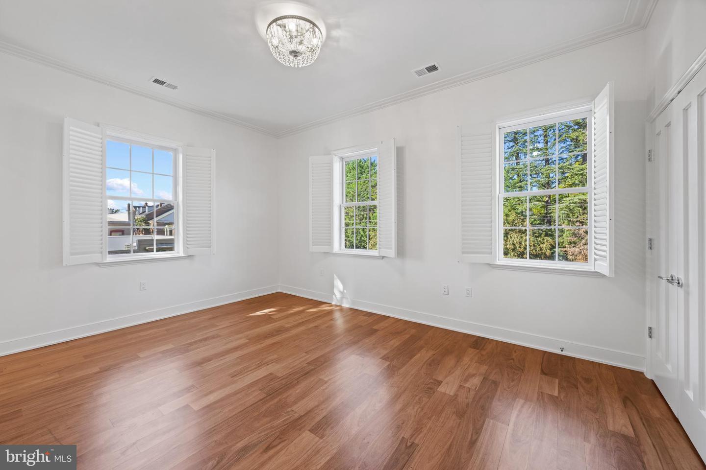 513 N SAINT ASAPH ST, ALEXANDRIA, Virginia 22314, 4 Bedrooms Bedrooms, ,3 BathroomsBathrooms,Residential,For sale,513 N SAINT ASAPH ST,VAAX2050176 MLS # VAAX2050176