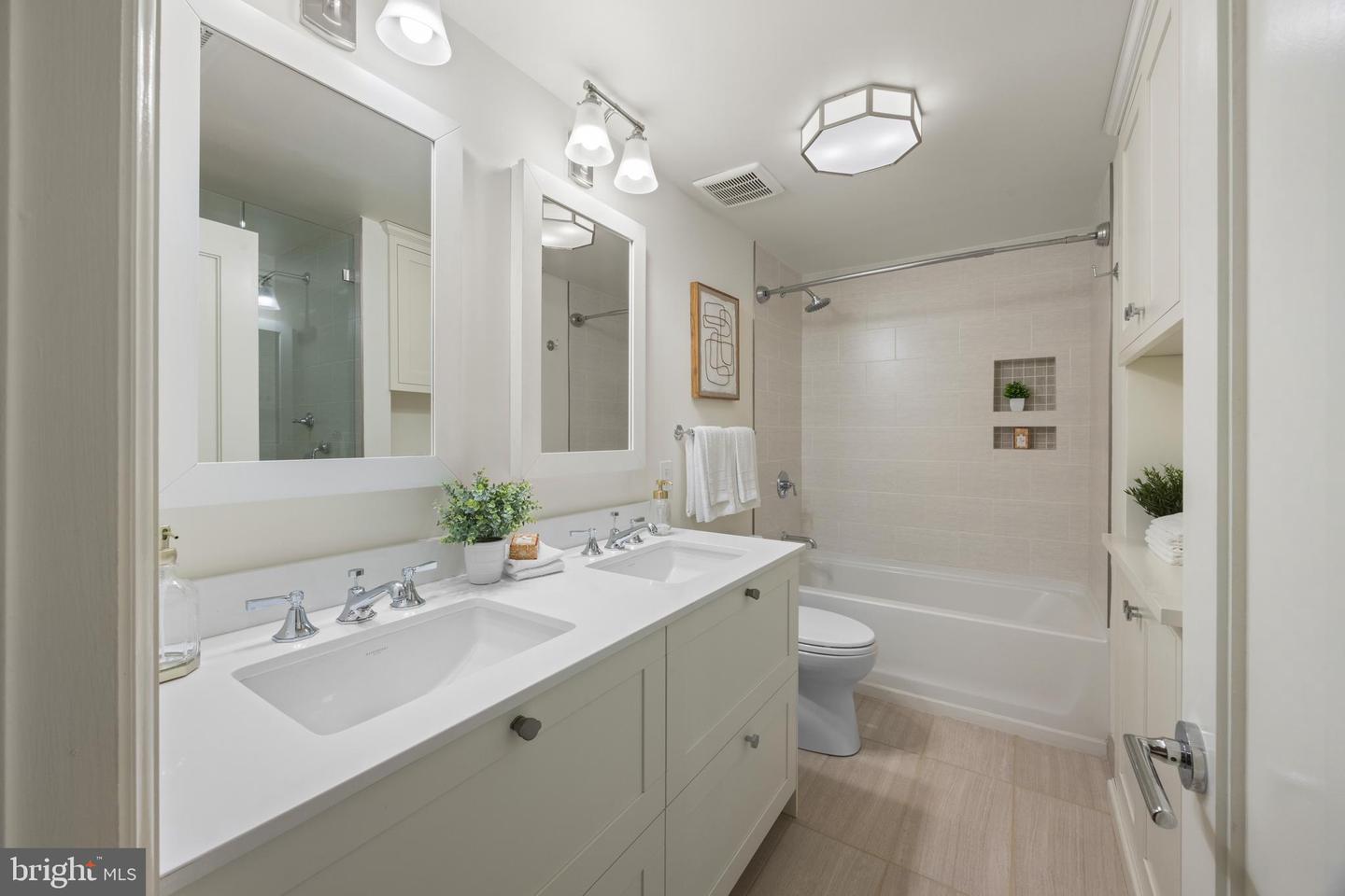 513 N SAINT ASAPH ST, ALEXANDRIA, Virginia 22314, 4 Bedrooms Bedrooms, ,3 BathroomsBathrooms,Residential,For sale,513 N SAINT ASAPH ST,VAAX2050176 MLS # VAAX2050176