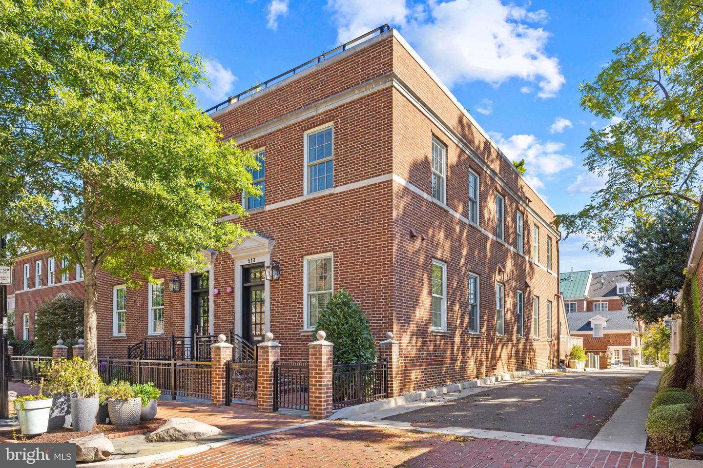 513 N SAINT ASAPH ST, ALEXANDRIA, Virginia 22314, 4 Bedrooms Bedrooms, ,3 BathroomsBathrooms,Residential,For sale,513 N SAINT ASAPH ST,VAAX2050176 MLS # VAAX2050176
