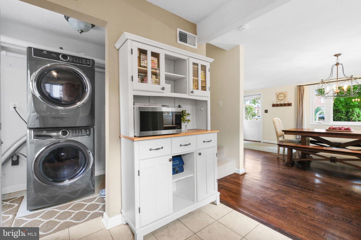 7228 ARTHUR DR, FALLS CHURCH, Virginia 22046, 4 Bedrooms Bedrooms, ,2 BathroomsBathrooms,Residential,For sale,7228 ARTHUR DR,VAFX2269296 MLS # VAFX2269296